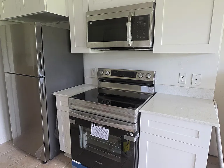 601 Cavaness Dr — Photo 2