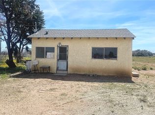 8475 Roadrunner Ln, Phelan, CA 92371