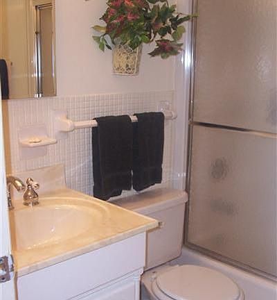 3rd image of 1041 N Clay Ave APT D2