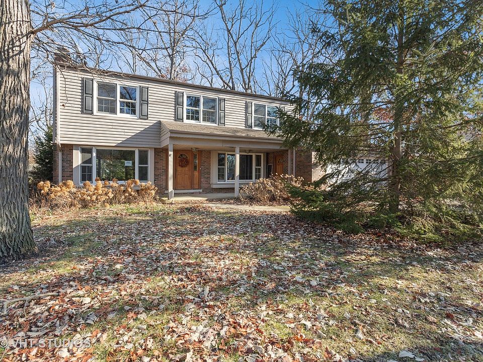 1st image of 34 Berkshire Ln