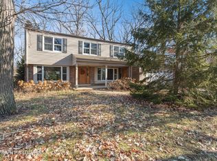 34 Berkshire Ln, Lincolnshire, IL