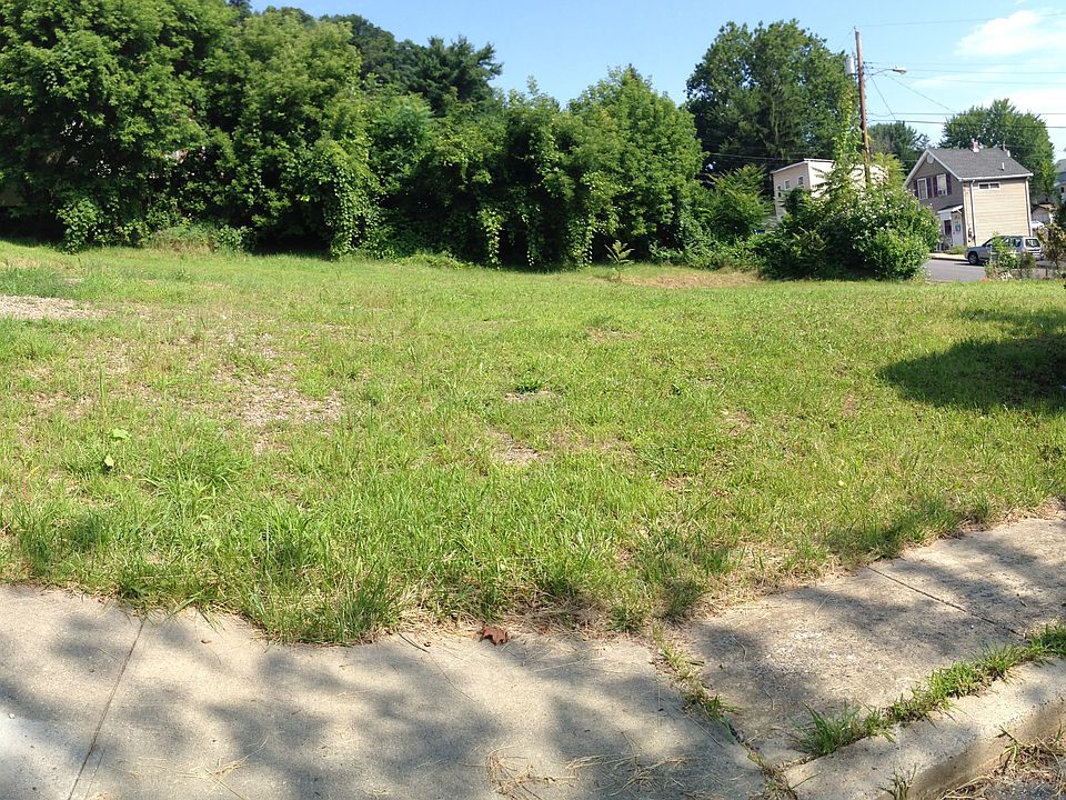 1st image of 221 Catherine St