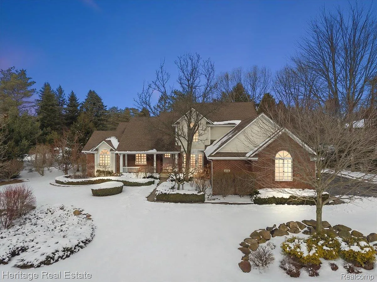 174 Howland Pines Dr photo 1