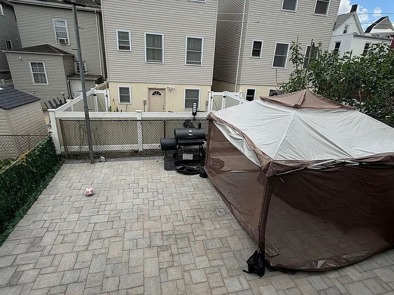 78 W 54th St #1 — Photo 7