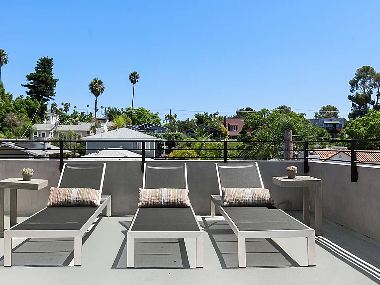 861 1/2 Hyperion Ave — Photo 21