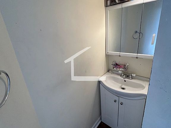 2nd image of 79 Bigelow St #2D