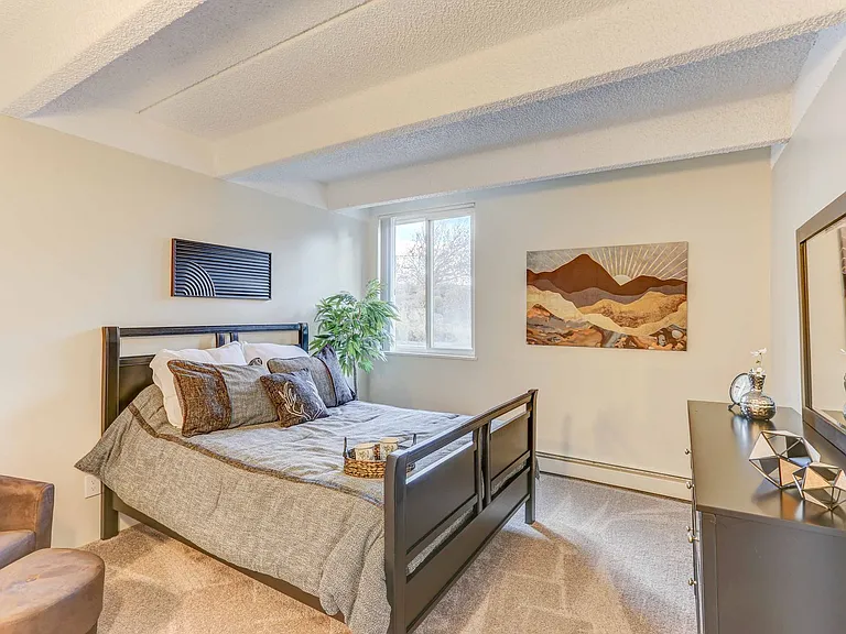 Summit View Village Apartments — Photo 34