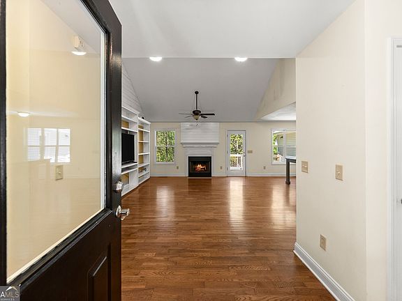 5th image of 227 Clarkesville Heights Dr