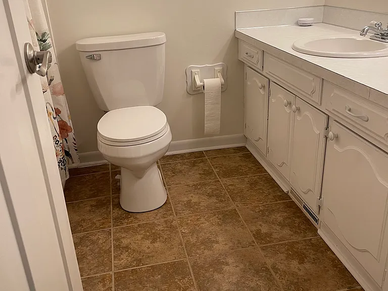 3217 S 131st Cir — Photo 20