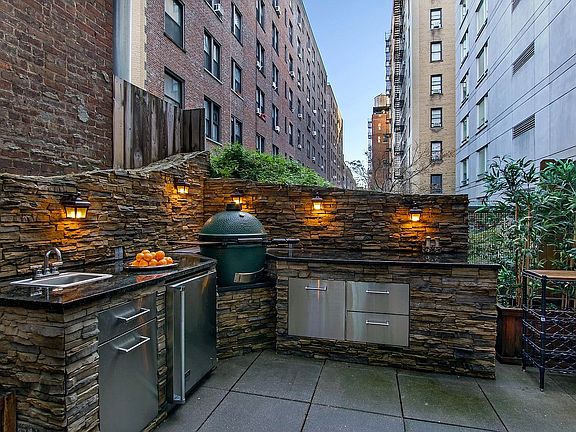 3rd image of 545 W 110th St APT 2G