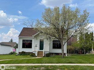 911 High St, Grinnell, IA 50112
