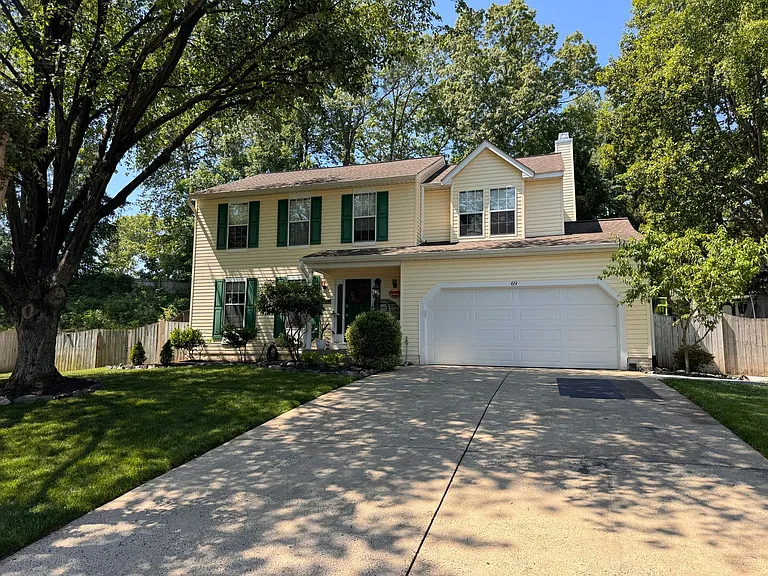 69 Spring Lake Dr — Photo 2