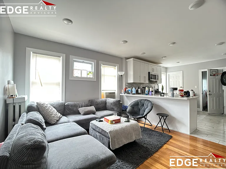 7 Elmira St — Photo 7