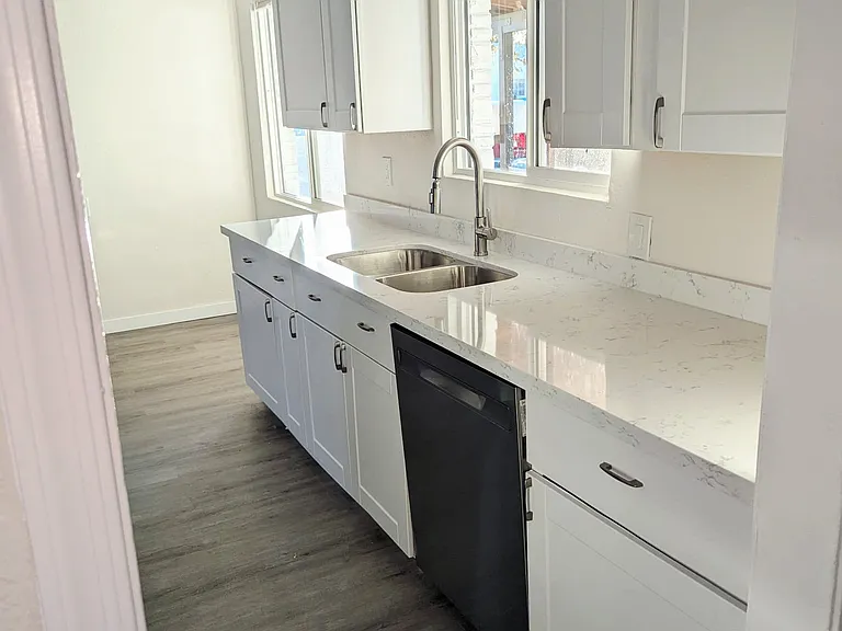 3421 W Montecito Ave — Photo 7