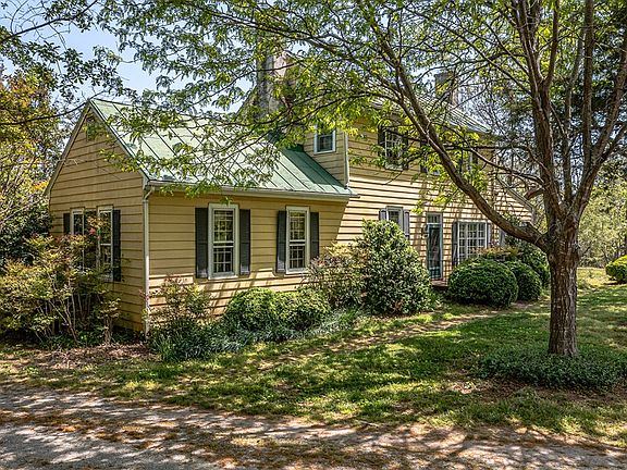 5th image of 767 Aaron Dr