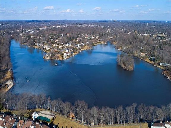 Enjoy boating, kayaking, swimming and fishing on the lake from the Lake Isle Shore Club!