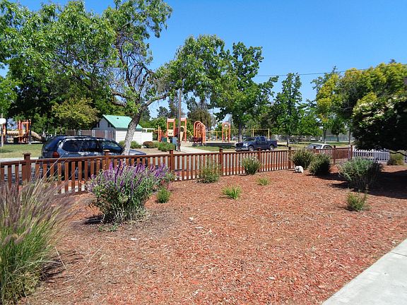 3rd image of 5469 Marquette Dr