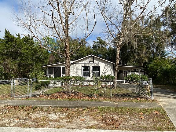 3rd image of 1640 Violet Ave
