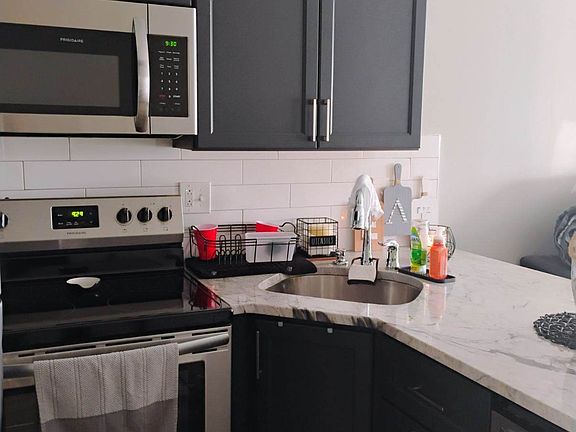 3rd image of 1921 S 21st St Floor 3