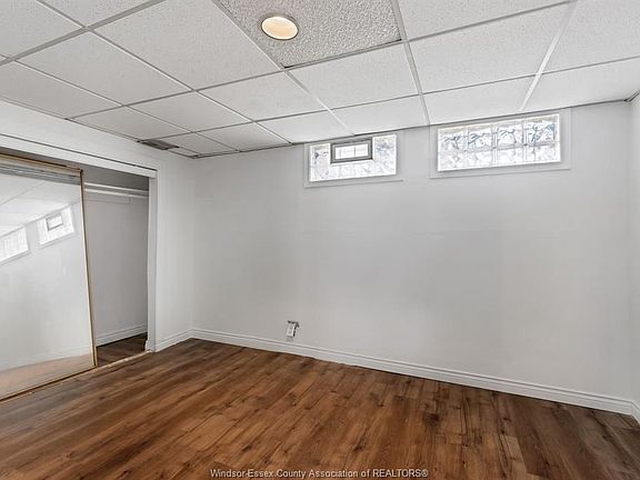5th image of 762 Victoria Ave