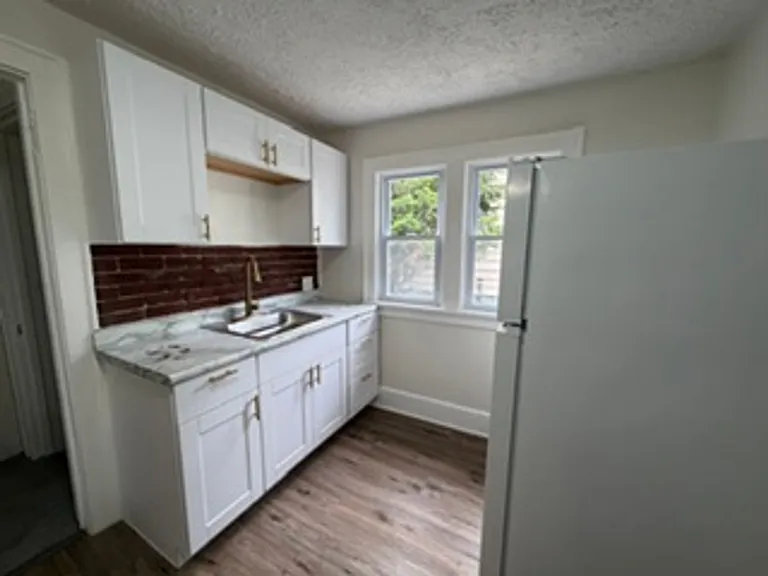 875 Harrison Ave — Photo 6