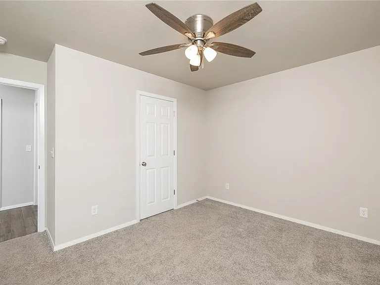 899 E Sparrow Cir — Photo 21