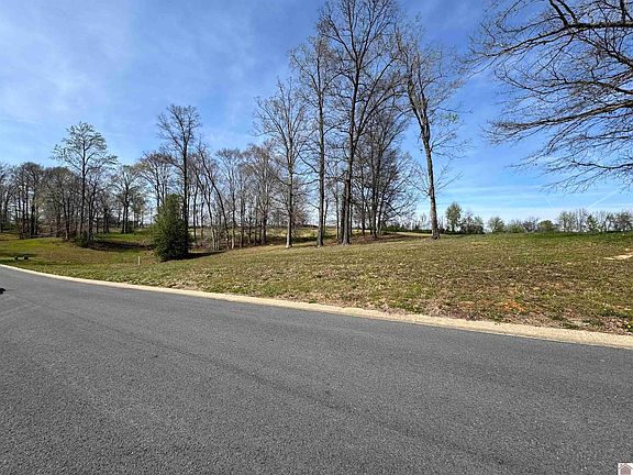 3rd image of 8 Comanche Dr