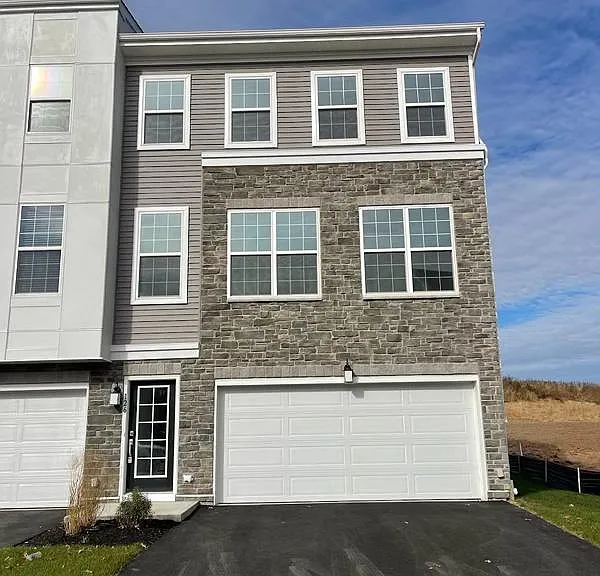 126 Ada Hightower Ave — Photo 1