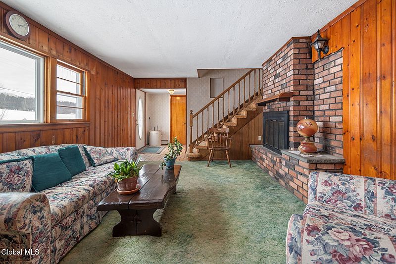 4th image of 63 Diamond Hill Road