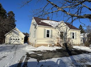31 Cedar St, Presque Isle, ME 04769