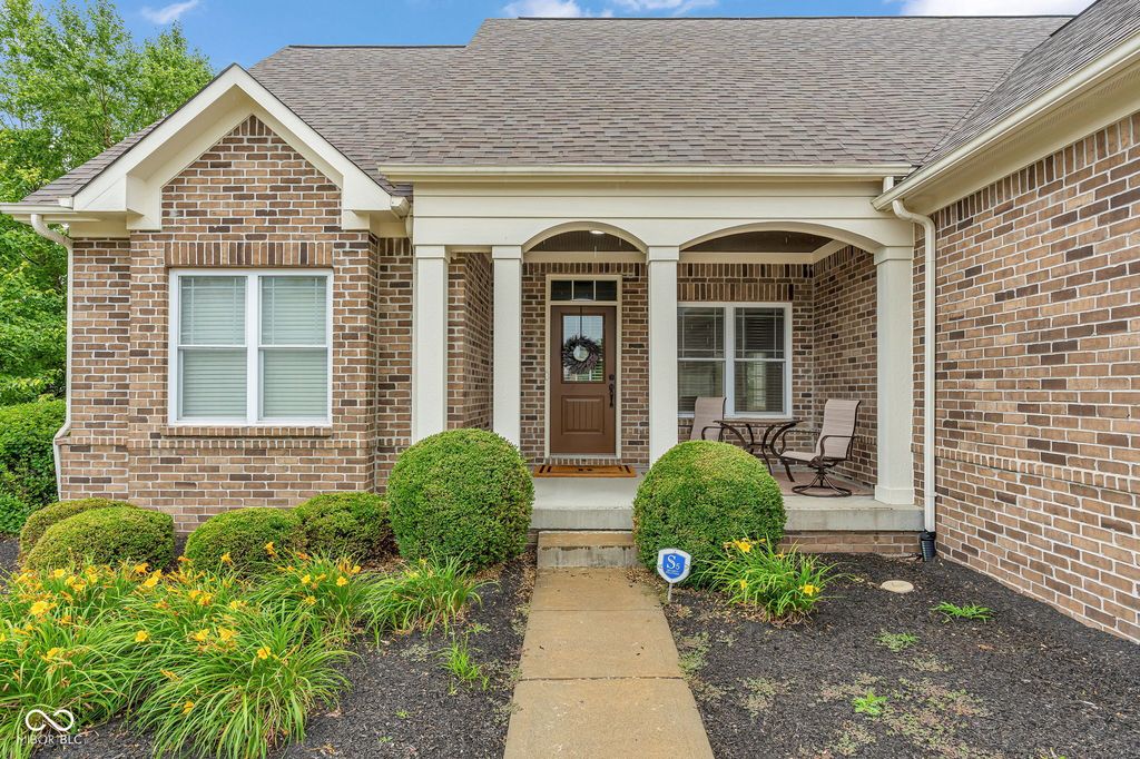 15404 Mission Hills Ct, Carmel, IN - View 3