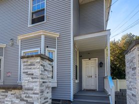 136 Washington Ter, Bridgeport, CT