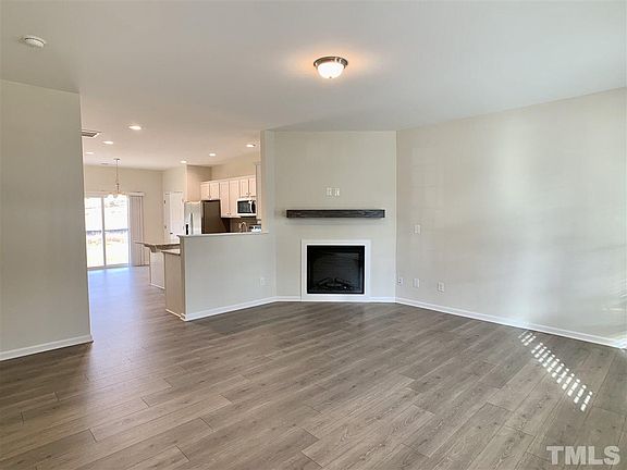 2nd image of 445 Heatwood Dr