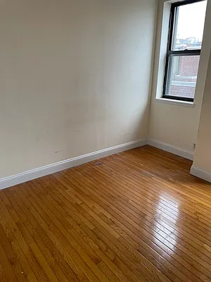 Rented by Chartwell Manhattan Realty | media 22