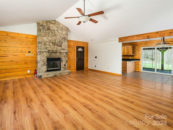 4th image of 48 Western Eagle Dr