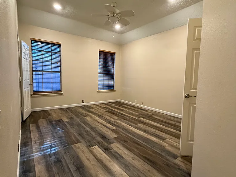 4610 Bay Point Dr — Photo 9