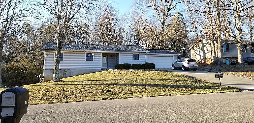 241 Hickory Hollow Dr photo 1
