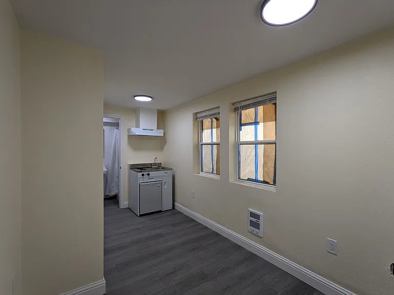 2312-14 Ellsworth Street — Photo 9