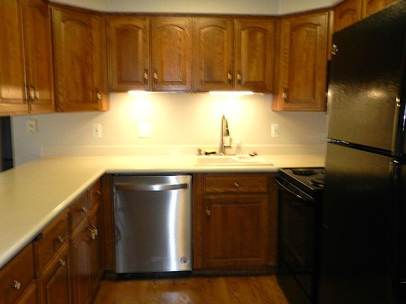 4th image of 30528 Oakridge Manor Dr