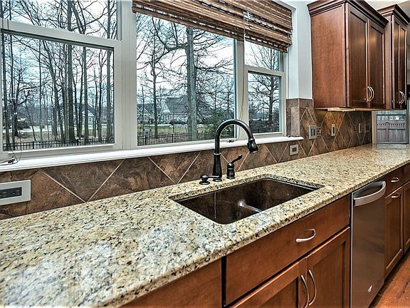 2nd image of 32021 Gramercy Ln