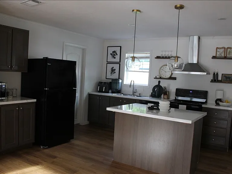 5400 Collins Rd #131 — Photo 1
