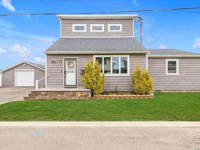 823 S Bay Street, Lindenhurst, NY, 11757