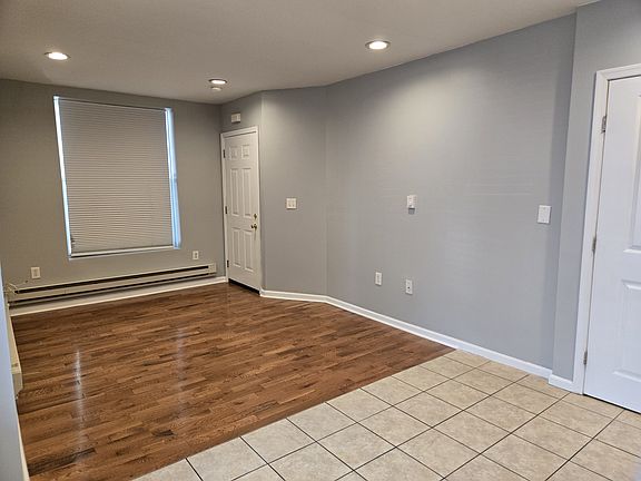 5th image of 5326 Vine St Floor 1