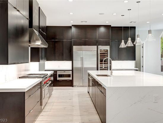 801 Canyon Greens Dr, Las Vegas, NV 89144