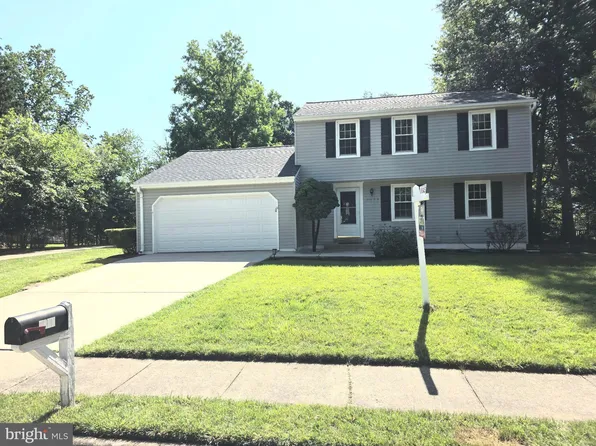 5039 Kenerson Dr, Fairfax, VA 22032