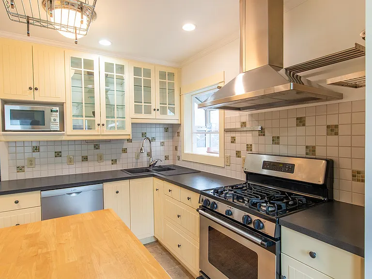 1208 E Barclay Ct — Photo 12
