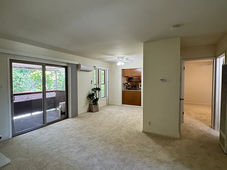 2069 Camel Ln #5 — Photo 4