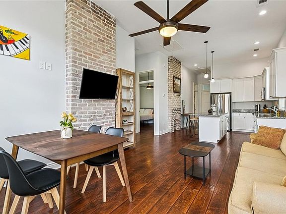 4th image of 2430 Clara St