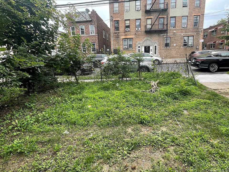 2nd image of 3148 Seymour Avenue