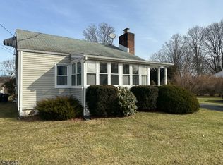 13 Mechanic St, Succasunna, NJ 07876